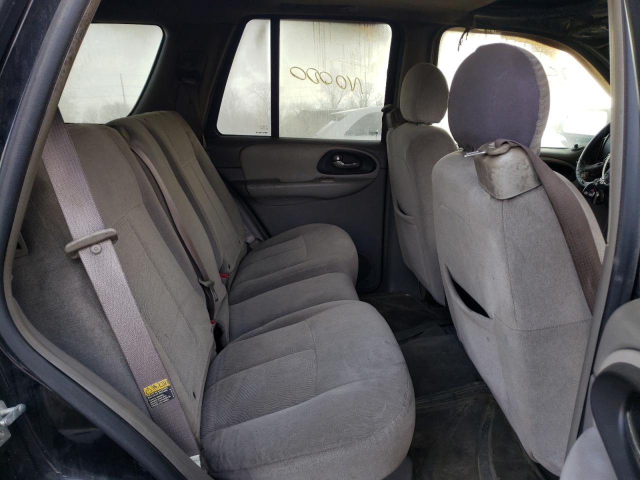 Photo 6 from auction – 2005 CHEVROLET TRAILBLAZE with VIN 1GNDT13S352244322