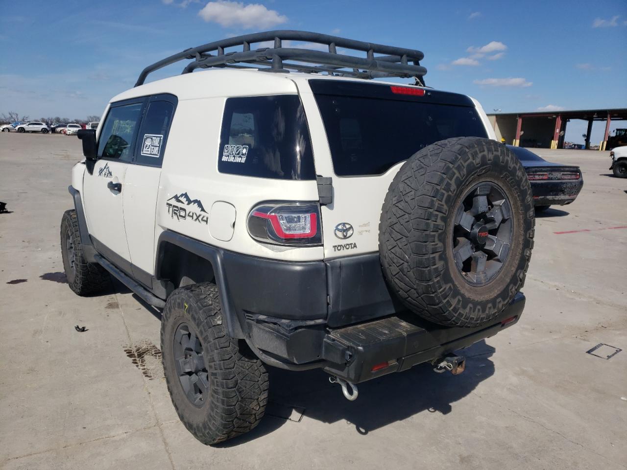 Photo 3 from auction – 2008 TOYOTA FJ CRUISER with VIN JTEBU11F38K032121