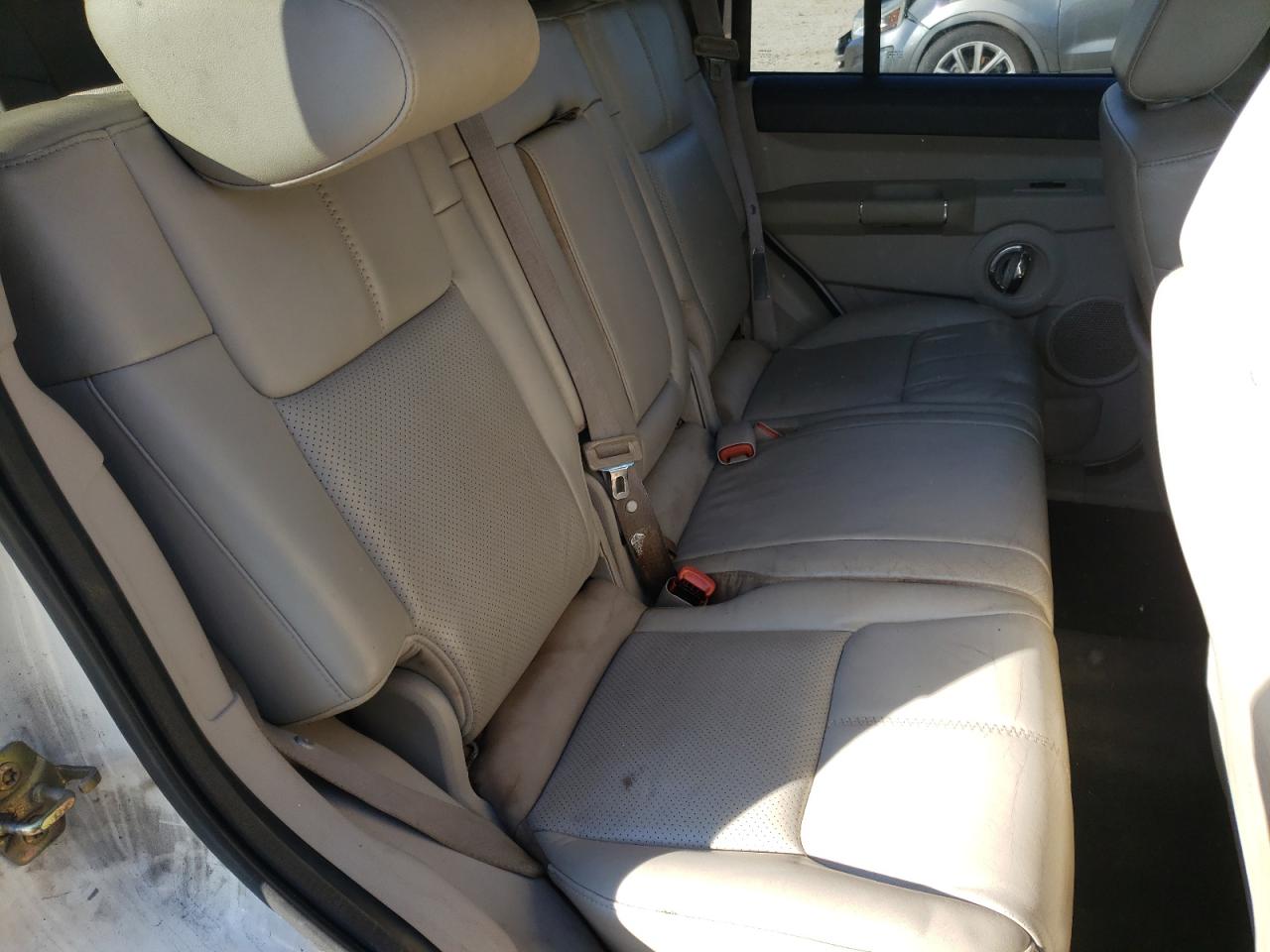 Photo 6 from auction – 2006 JEEP COMMANDER with VIN 1J8HG58N86C305970
