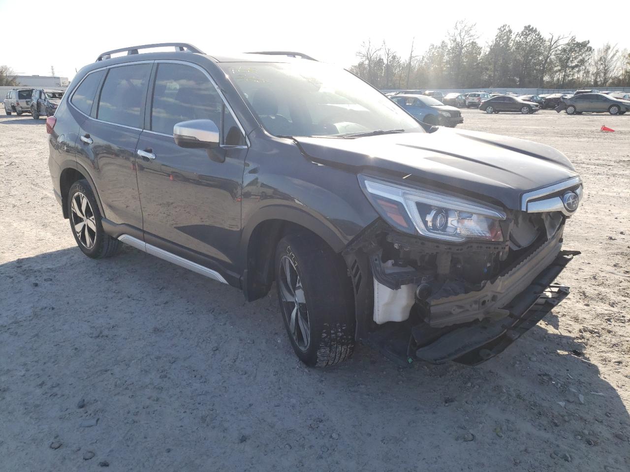 SUBARU FORESTER T 2019 with VIN JF2SKAWC1KH575935 - Photo from auction