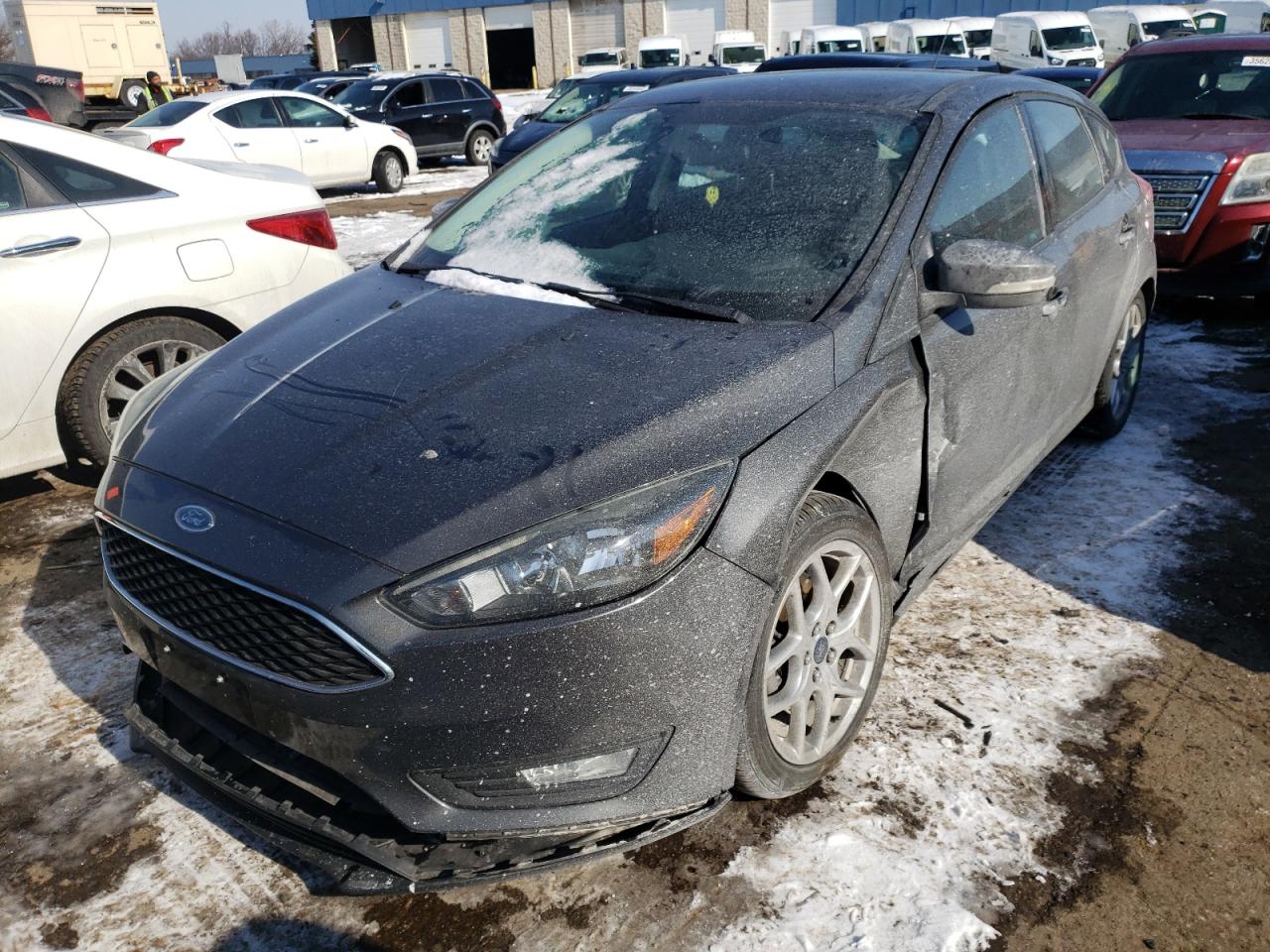 Photo 2 from auction – 2015 FORD FOCUS SE with VIN 1FADP3K26FL304749