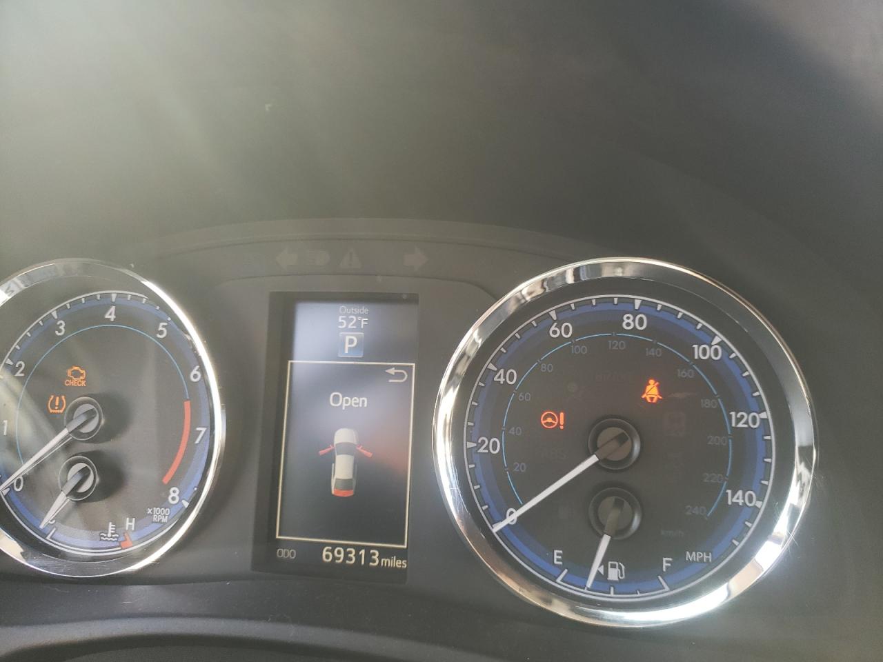 Photo 8 from auction – 2017 TOYOTA COROLLA L with VIN 5YFBURHE1HP715596