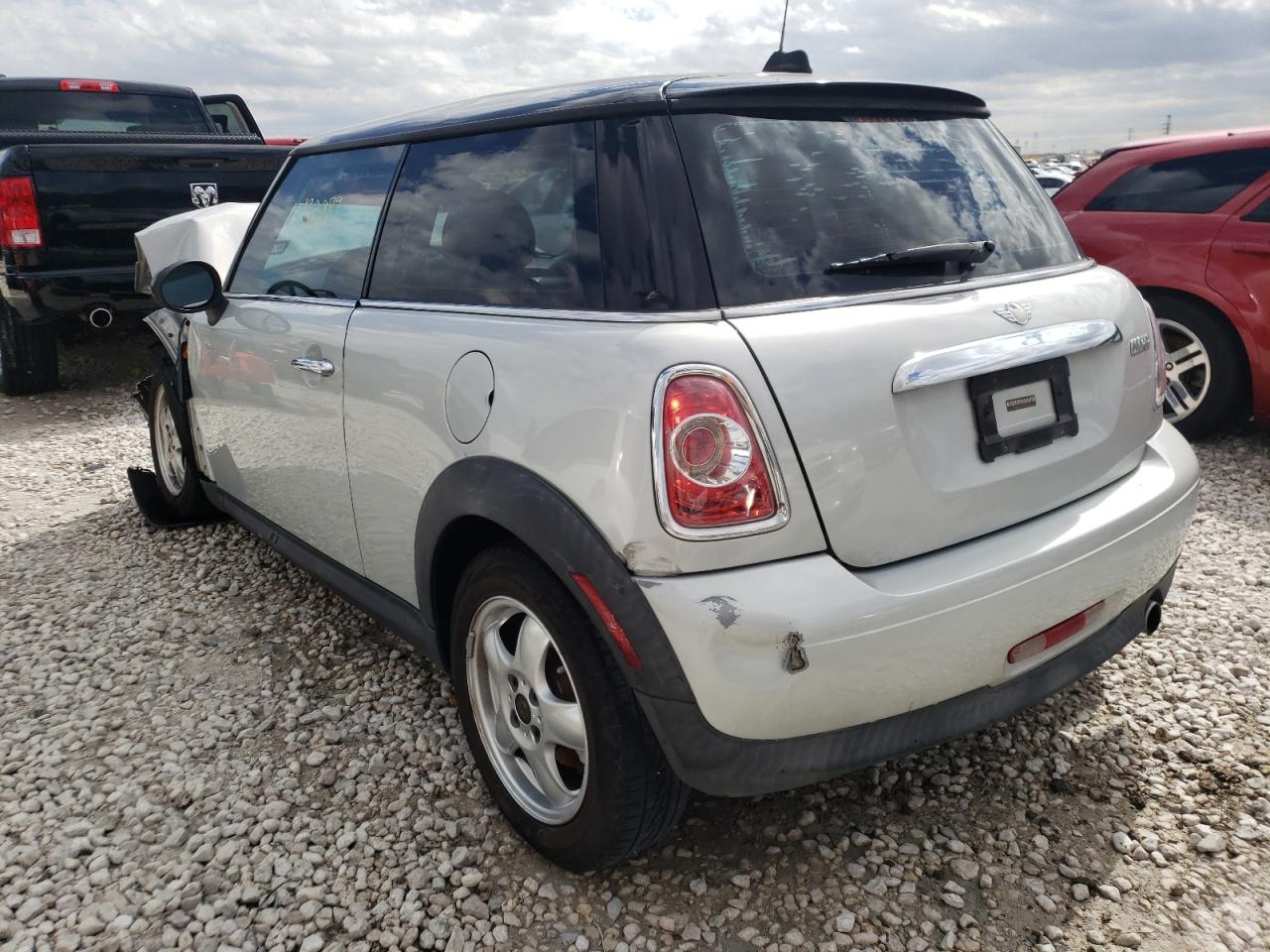 Photo 3 from auction – 2011 MINI COOPER with VIN WMWSU3C54BTX96532