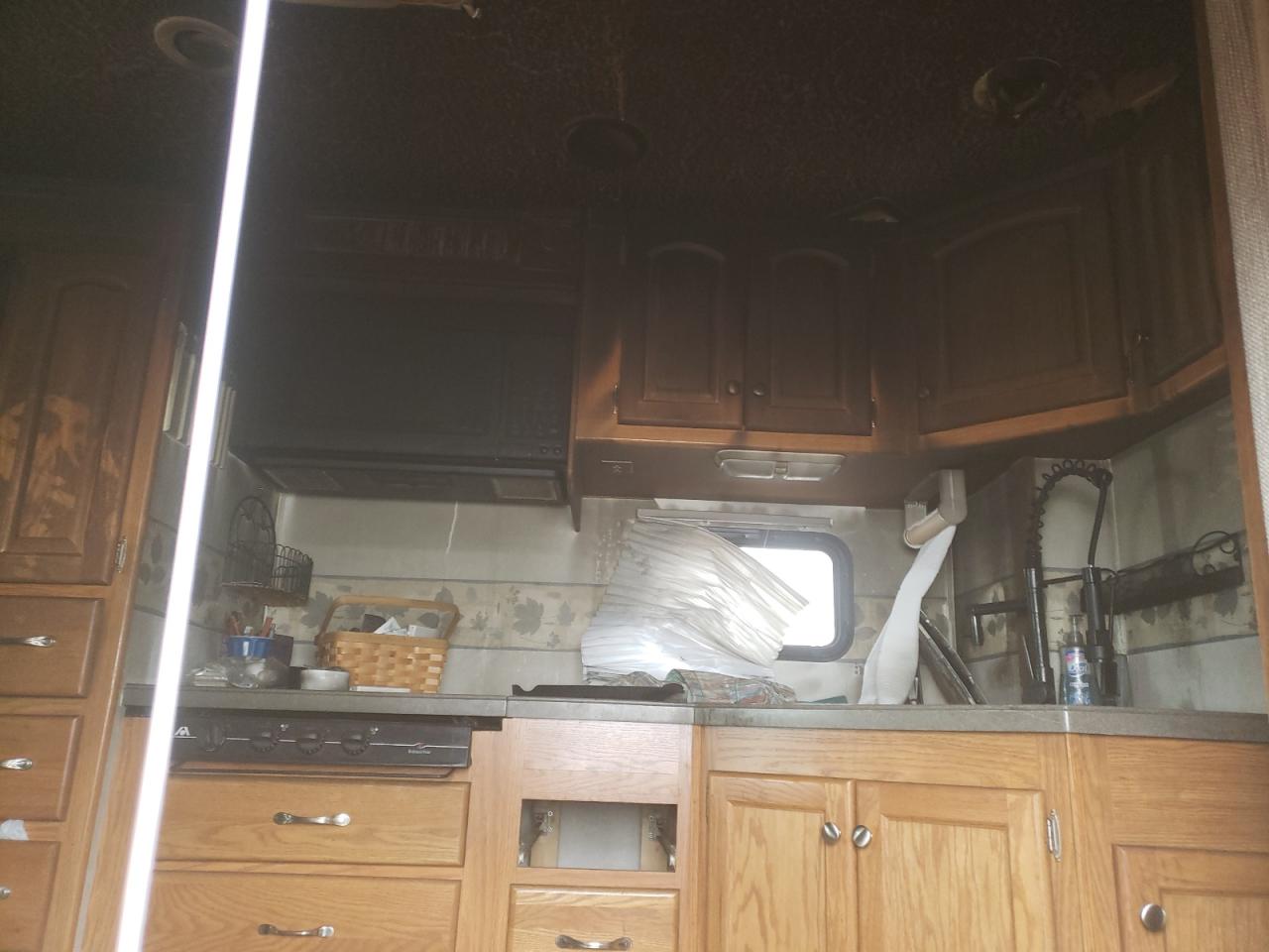 Photo 8 from auction – 2004 FREIGHTLINER CHASSIS X with VIN 4UZAAHAK74CM58960