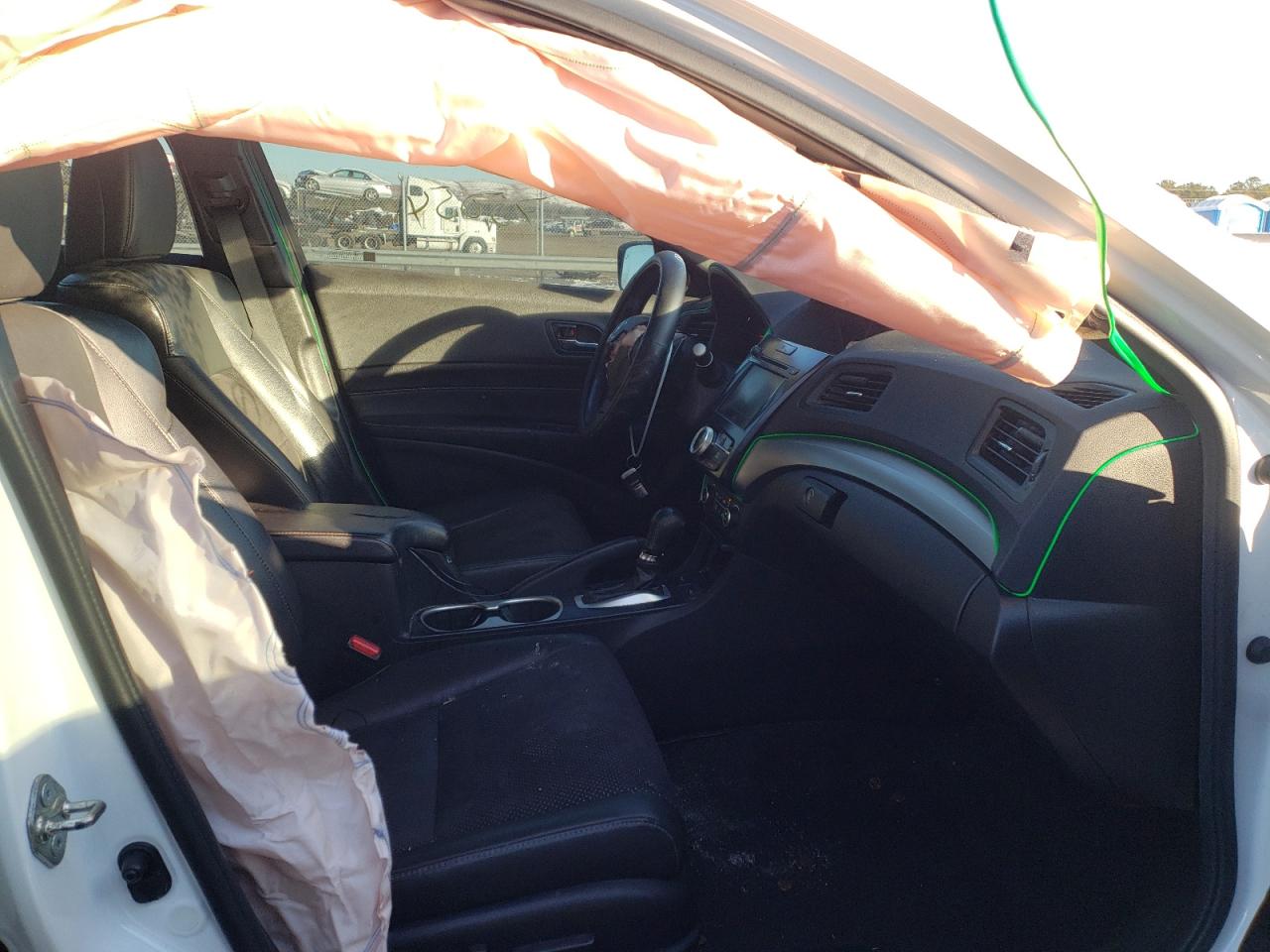 Photo 5 from auction – 2016 ACURA ILX PREMIU with VIN 19UDE2F87GA014088