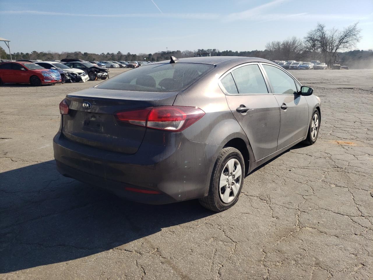Photo 4 from auction – 2017 KIA FORTE LX with VIN 3KPFL4A78HE075598