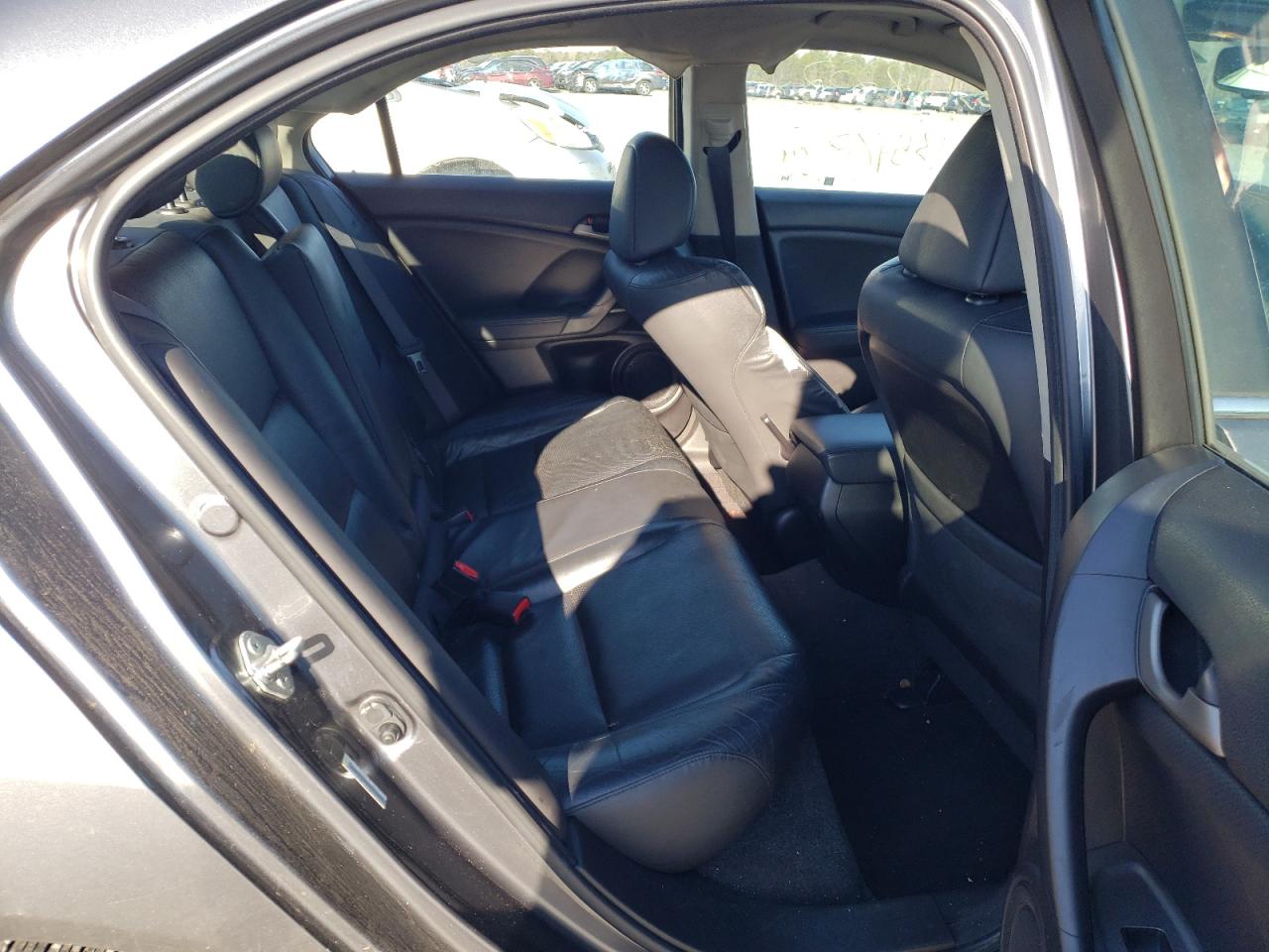 Photo 6 from auction – 2010 ACURA TSX with VIN JH4CU2F6XAC013300