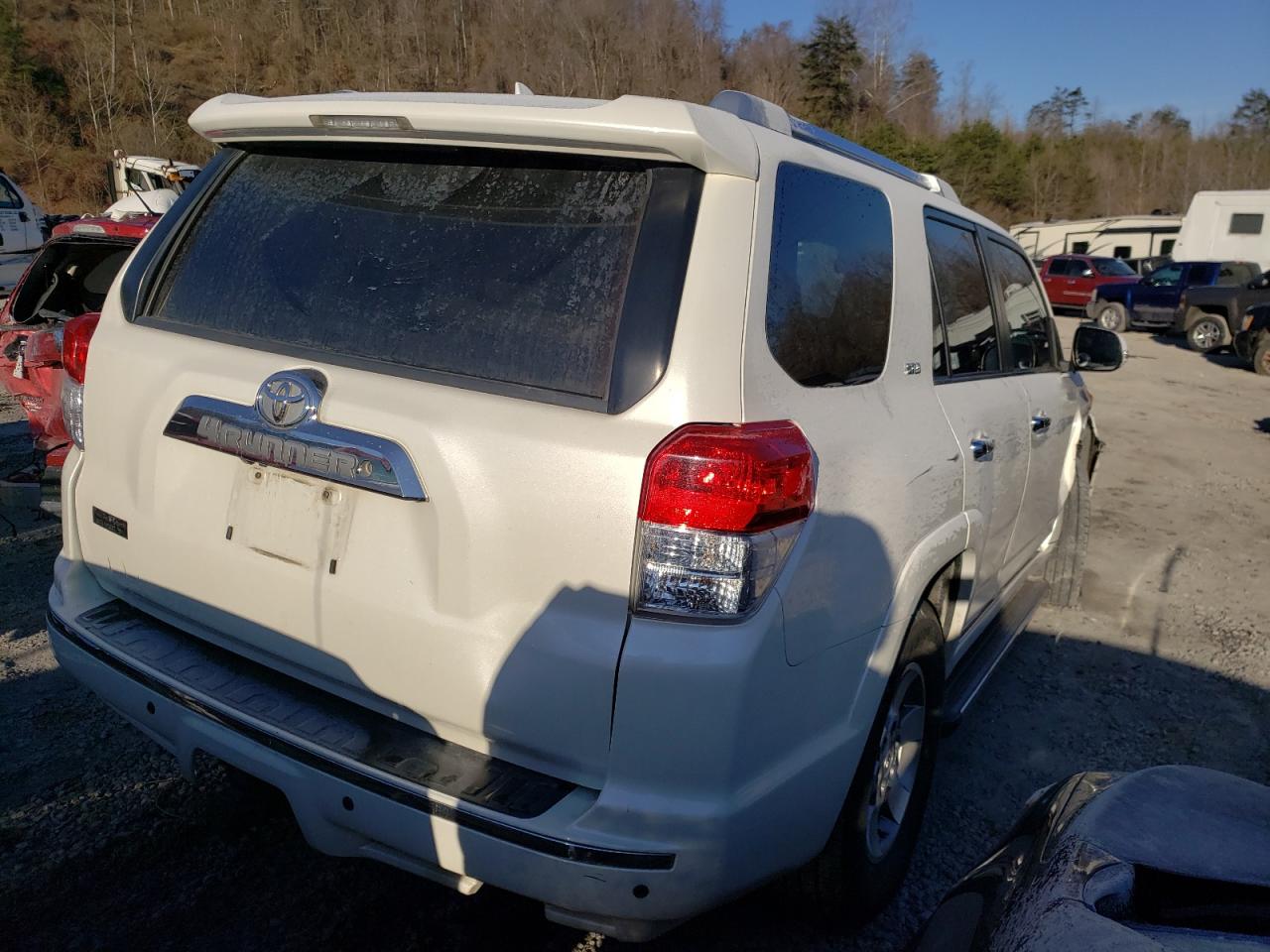 Photo 4 from auction – 2011 TOYOTA 4RUNNER SR with VIN JTEBU5JR1B5062144