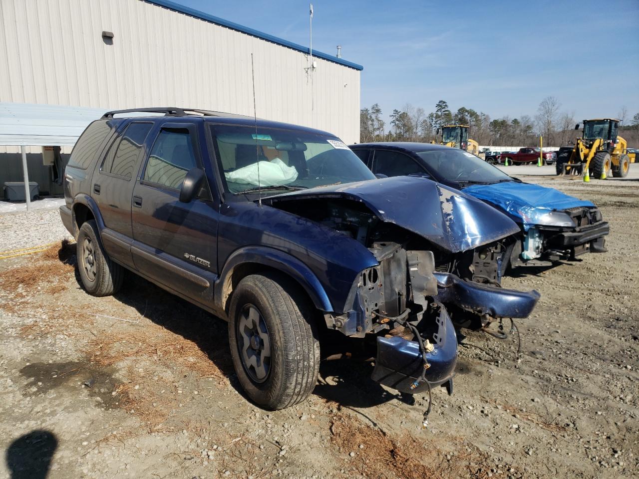 CHEVROLET BLAZER 2002 with VIN 1GNDT13WX2K184862 - Photo from auction