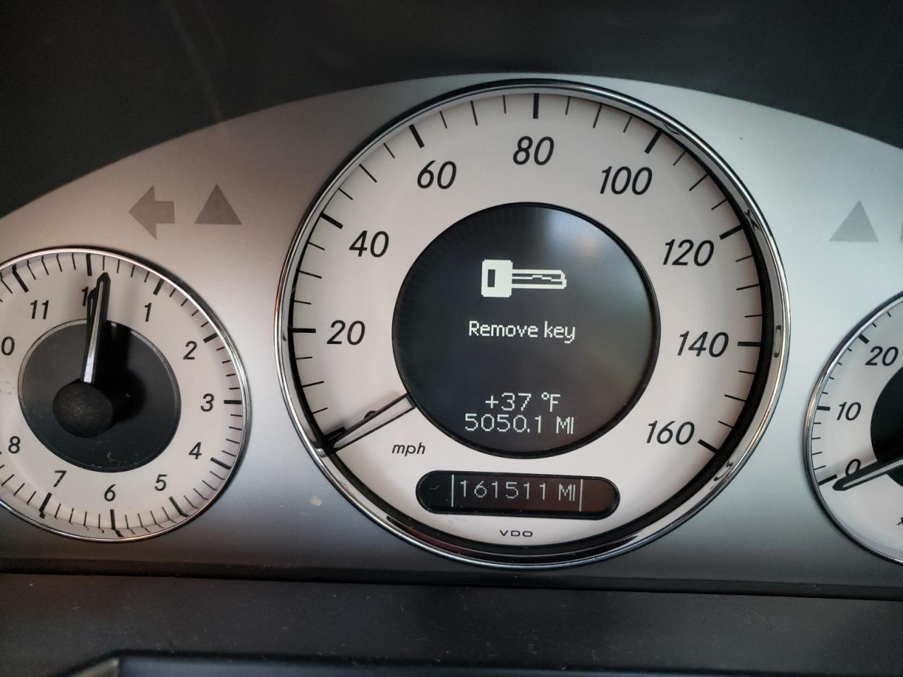 Photo 8 from auction – 2007 MERCEDES-BENZ E 350 4MAT with VIN WDBUF87X07B164055