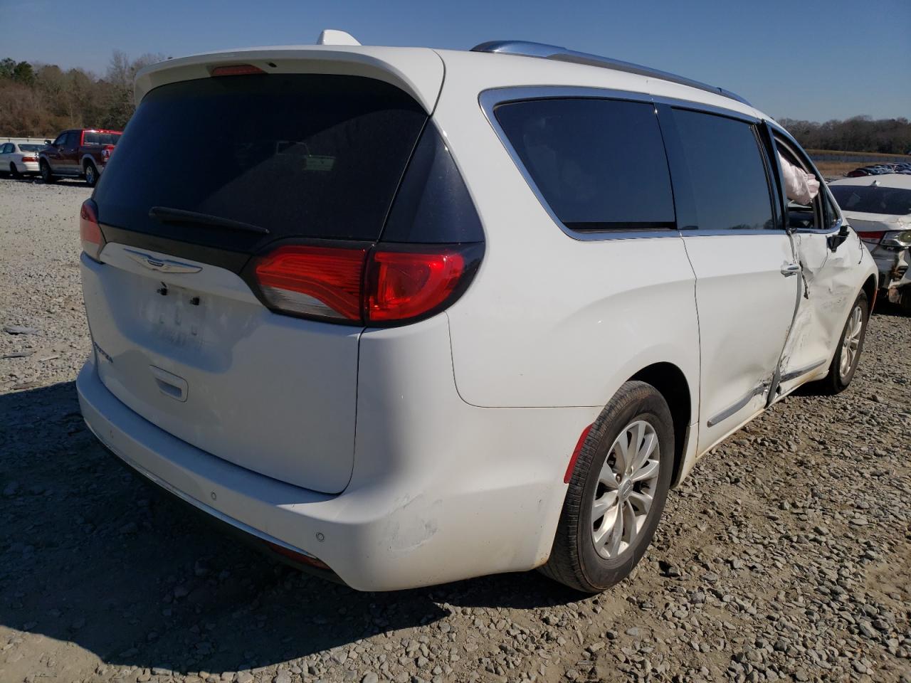 Photo 4 from auction – 2019 CHRYSLER PACIFICA T with VIN 2C4RC1BG8KR597292