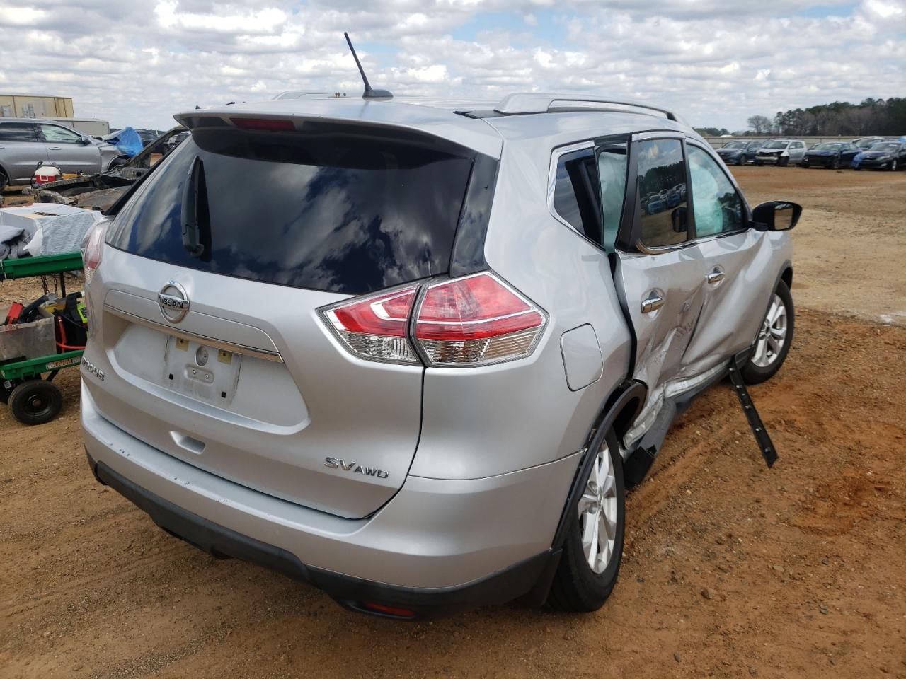 Photo 4 from auction – 2016 NISSAN ROGUE S with VIN KNMAT2MV7GP710897