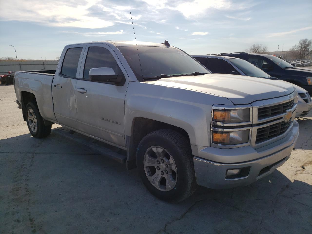 CHEVROLET SILVERADO 2015 with VIN 1GCVKREC2FZ215729 - Photo from auction
