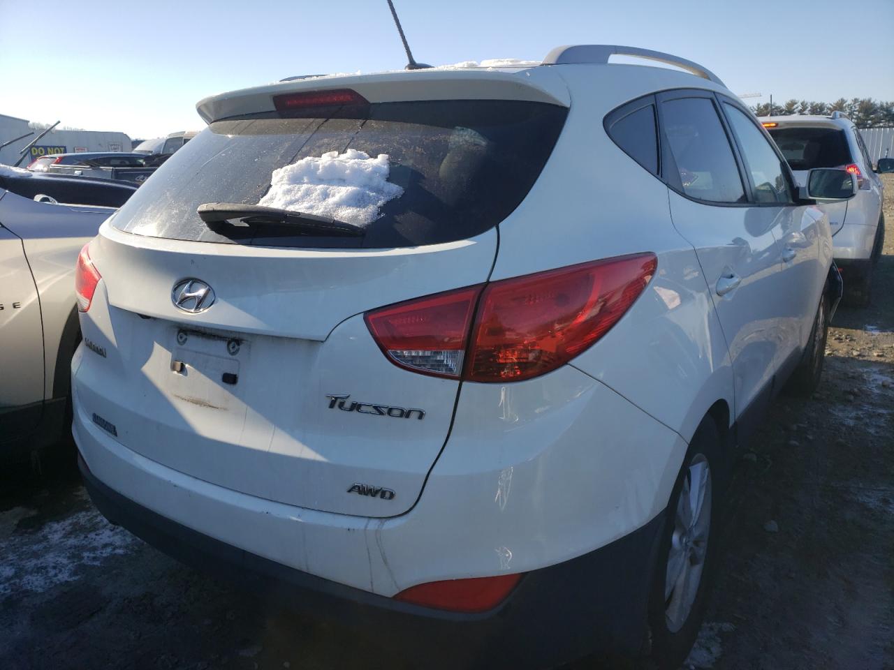 Photo 4 from auction – 2011 HYUNDAI TUCSON GLS with VIN KM8JUCAC3BU184389