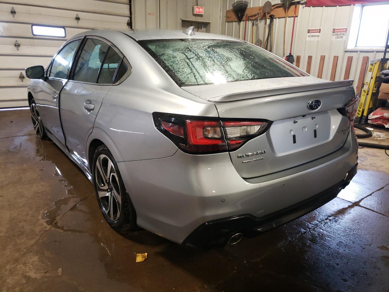 Photo 3 from auction – 2021 SUBARU LEGACY LIM with VIN 4S3BWGN68M3013127