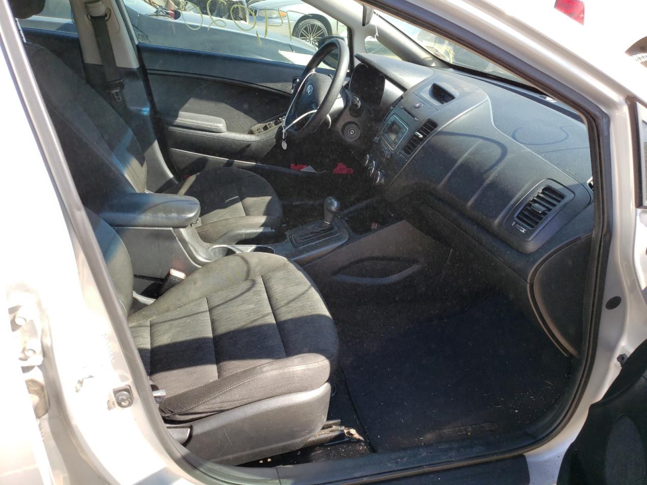 Photo 5 from auction – 2016 KIA FORTE LX with VIN KNAFK4A66G5576846