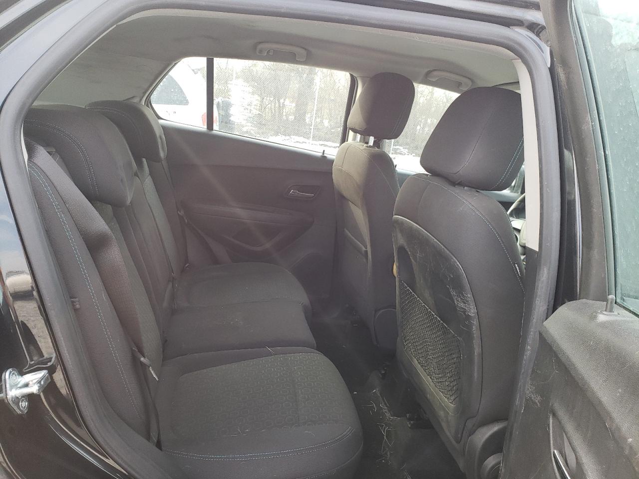 Photo 6 from auction – 2015 CHEVROLET TRAX 1LS with VIN KL7CJPSB4FB179803