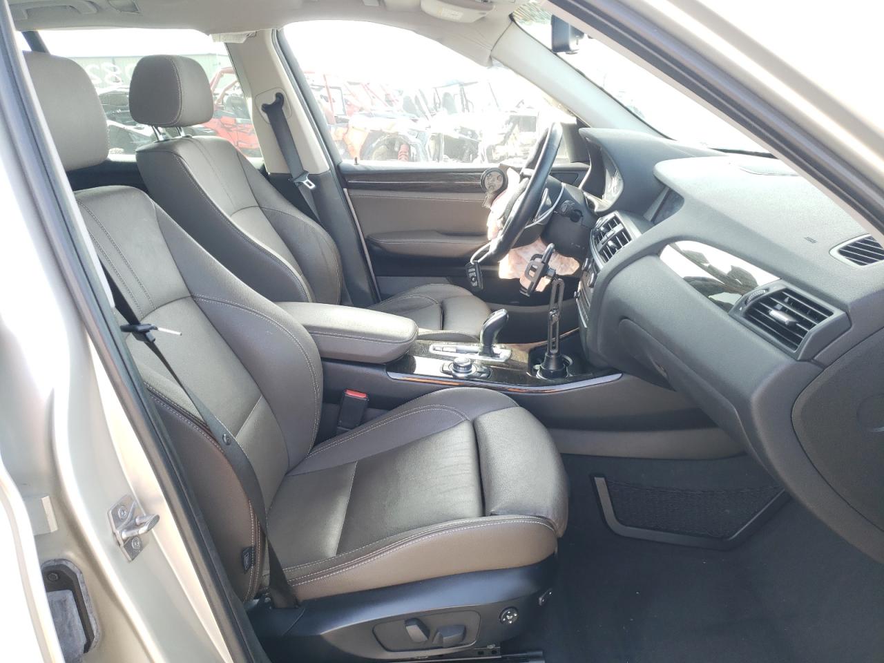 Photo 5 from auction – 2011 BMW X3 XDRIVE3 with VIN 5UXWX7C50BL731467