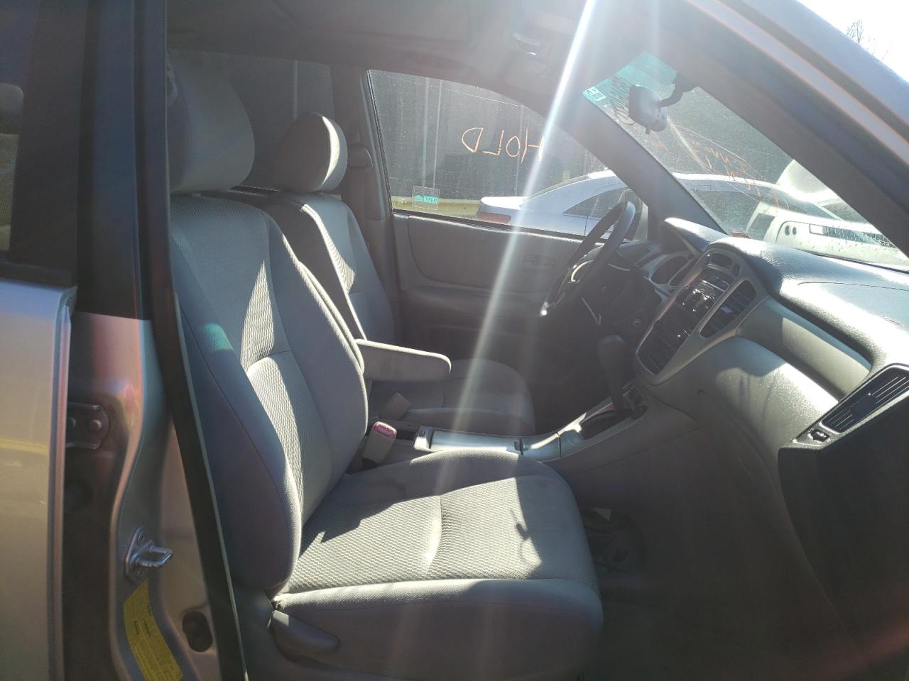 Photo 5 from auction – 2006 TOYOTA HIGHLANDER with VIN JTEEW21AX60029291