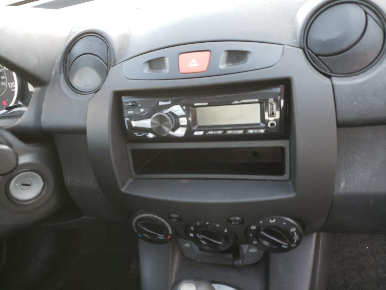 Photo 9 from auction – 2013 MAZDA MAZDA2 with VIN JM1DE1KY2D0156476