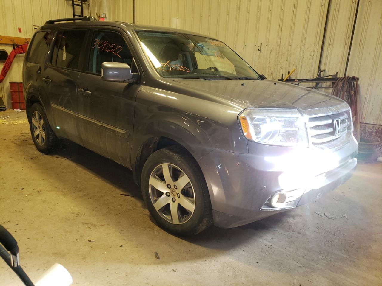 Photo 1 from auction – 2015 HONDA PILOT TOUR with VIN 5FNYF4H95FB022419