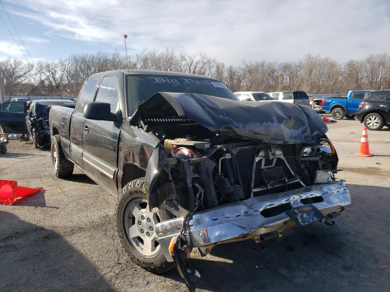 CHEVROLET SILVERADO 2003 with VIN 2GCEC19T131332456 - Photo from auction