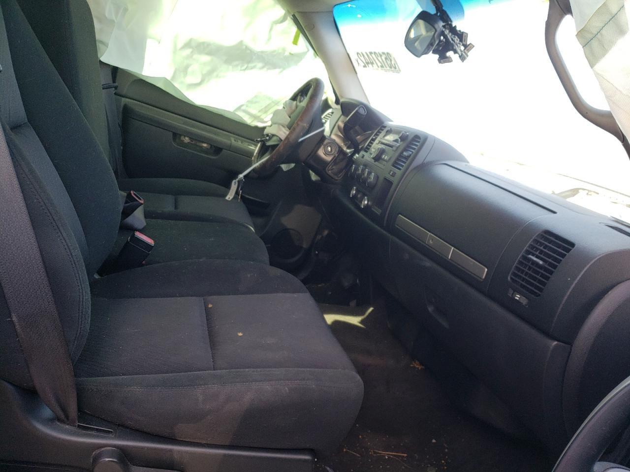 Photo 5 from auction – 2010 CHEVROLET SILVERADO with VIN 1GCSKSE35AZ205876