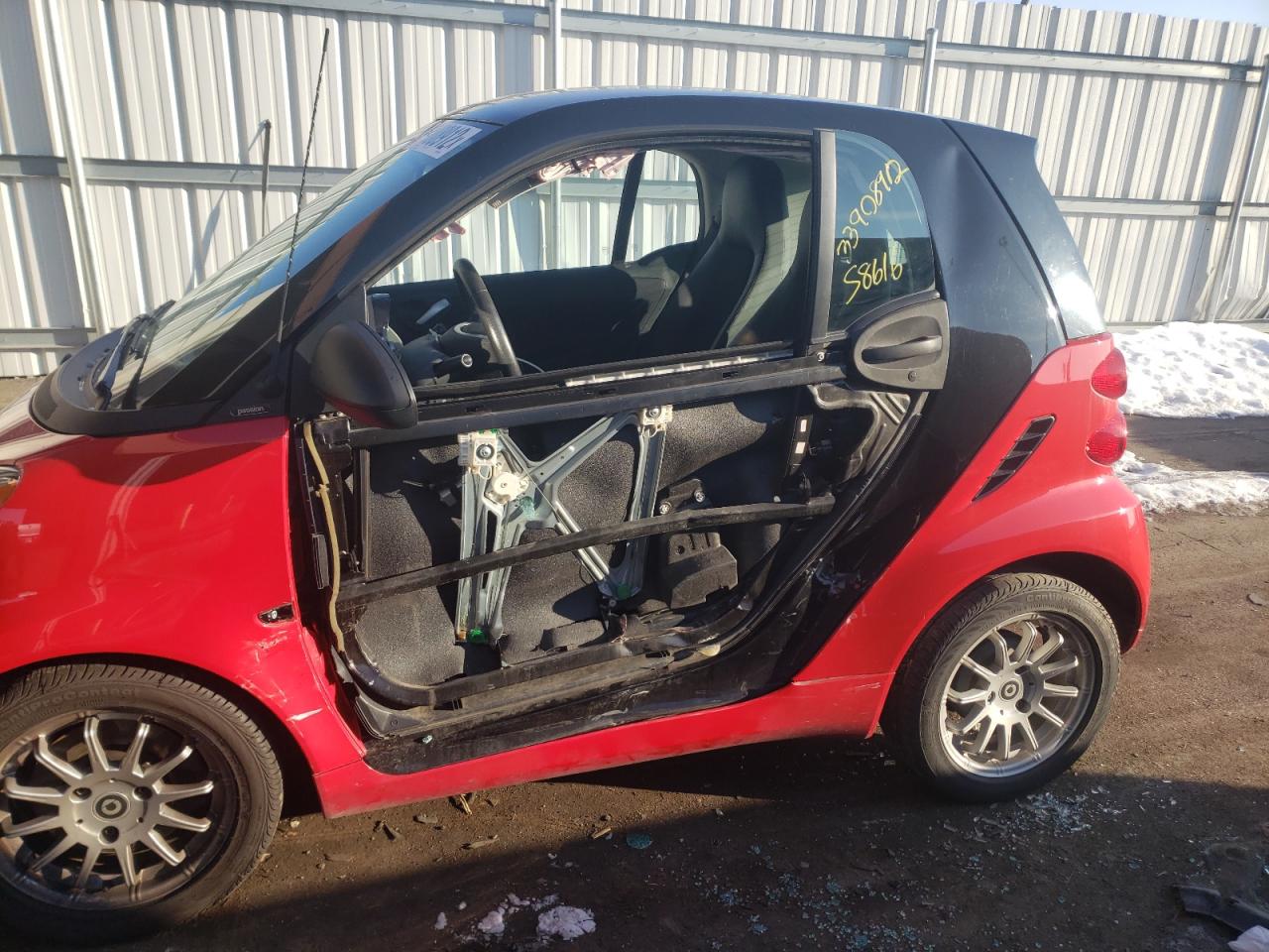 Photo 9 from auction – 2011 SMART FORTWO PUR with VIN WMEEJ3BA0BK446099