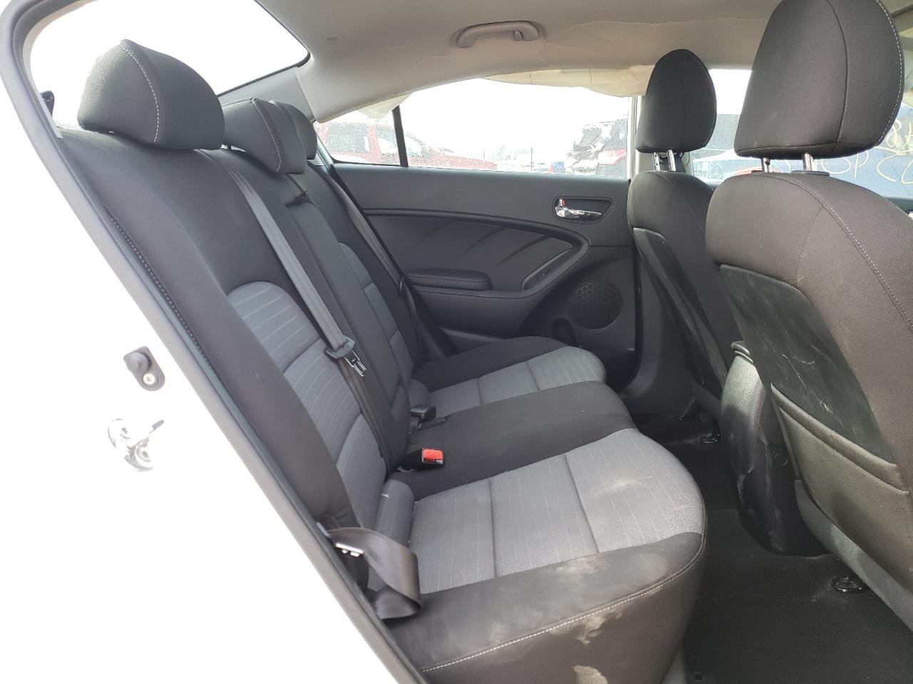 Photo 6 from auction – 2016 KIA FORTE EX with VIN KNAFX4A89G5480003