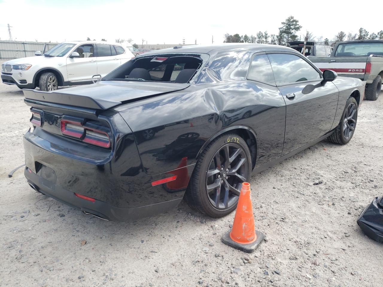 Photo 4 from auction – 2021 DODGE CHALLENGER with VIN 2C3CDZAG5MH596875