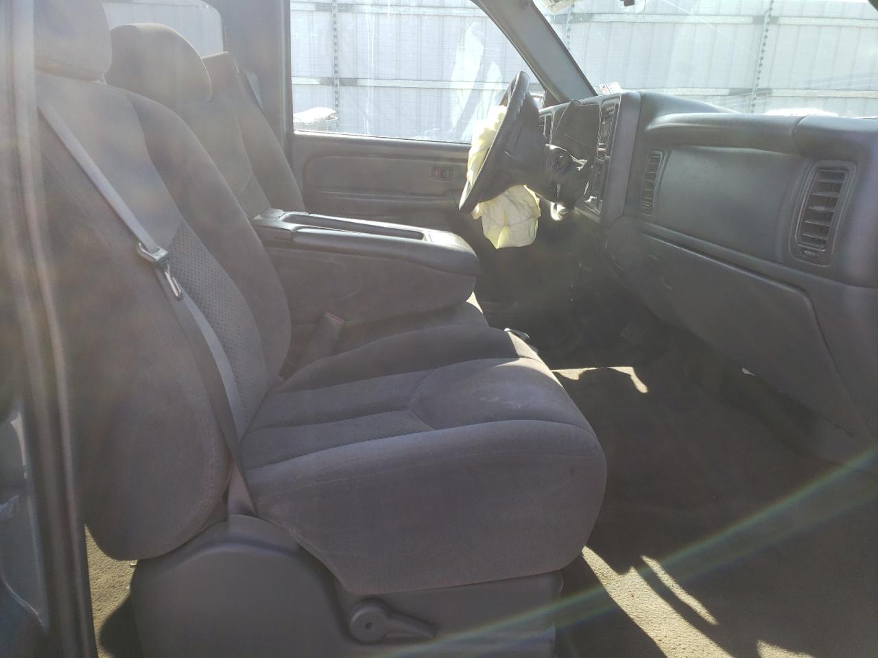 Photo 5 from auction – 2006 CHEVROLET SILVERADO with VIN 2GCEC13VX61302256