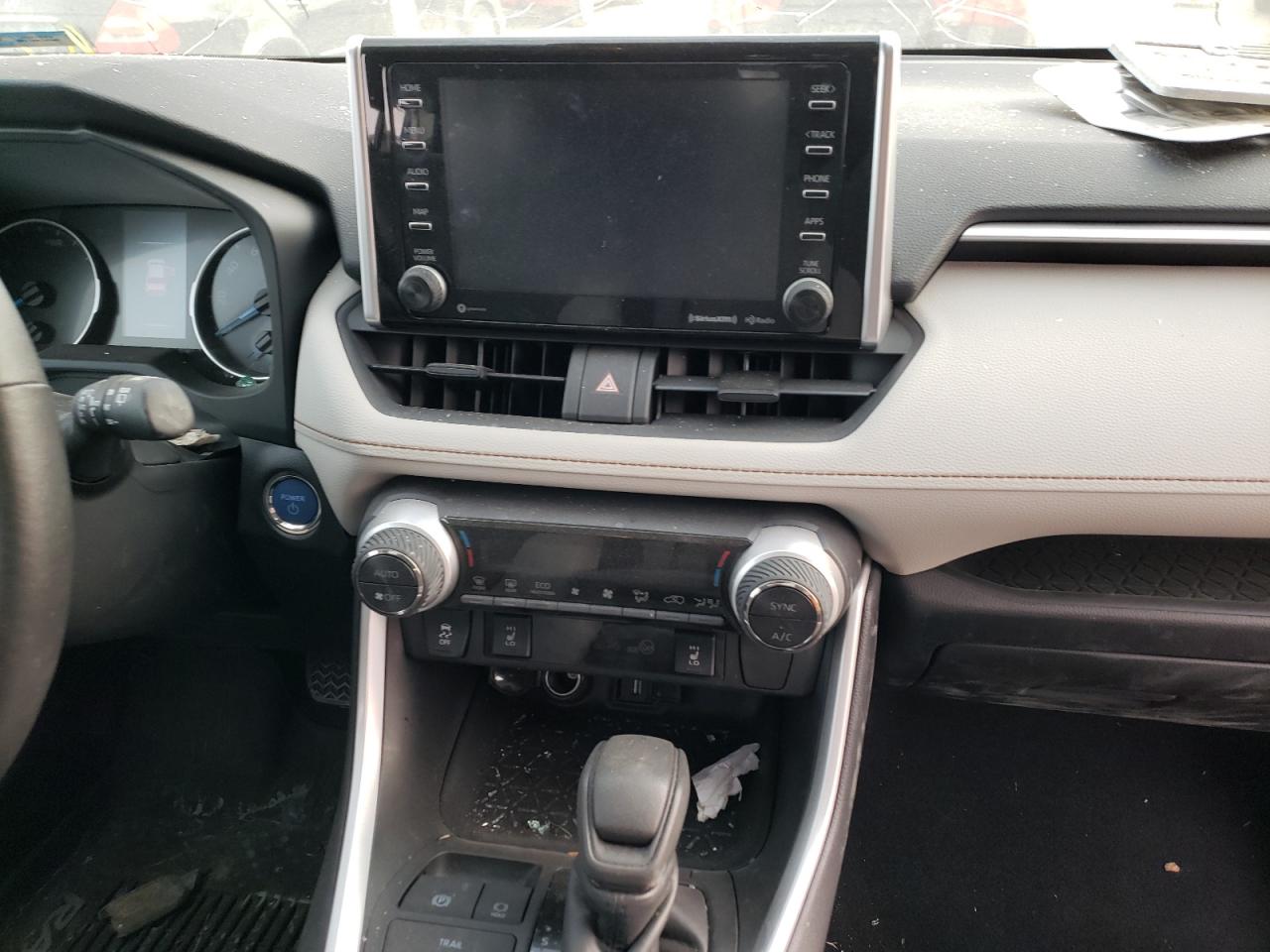 Photo 9 from auction – 2021 TOYOTA RAV4 XLE with VIN 2T3R6RFVXMW005351