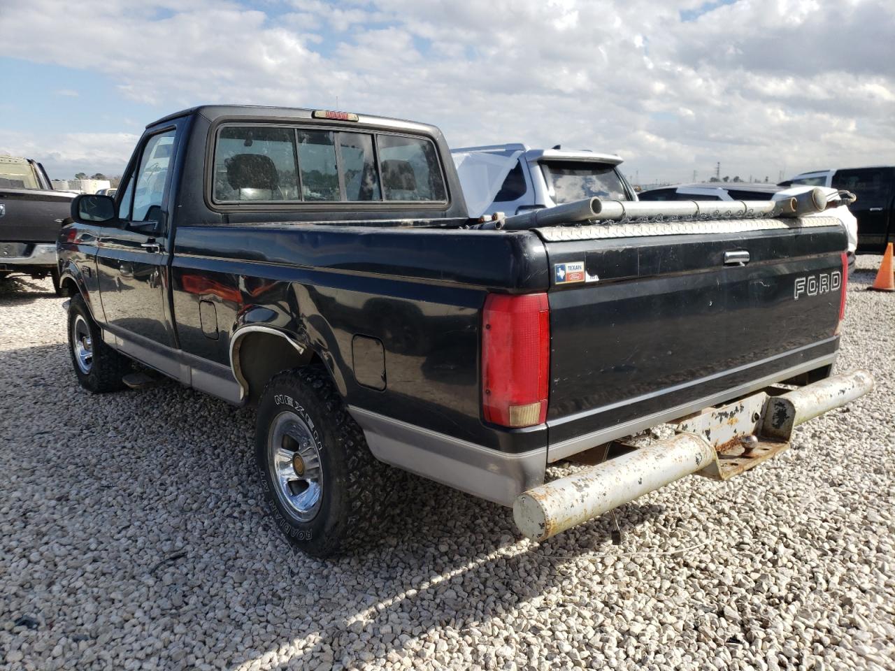 Photo 3 from auction – 1994 FORD F150 with VIN 1FTDF15Y2RLB65998