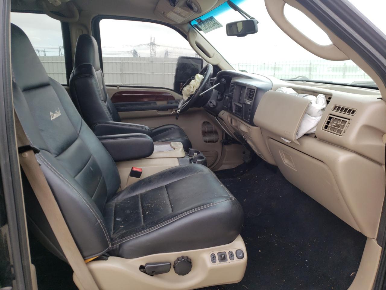Photo 5 from auction – 2005 FORD EXCURSION with VIN 1FMSU43P75ED42371