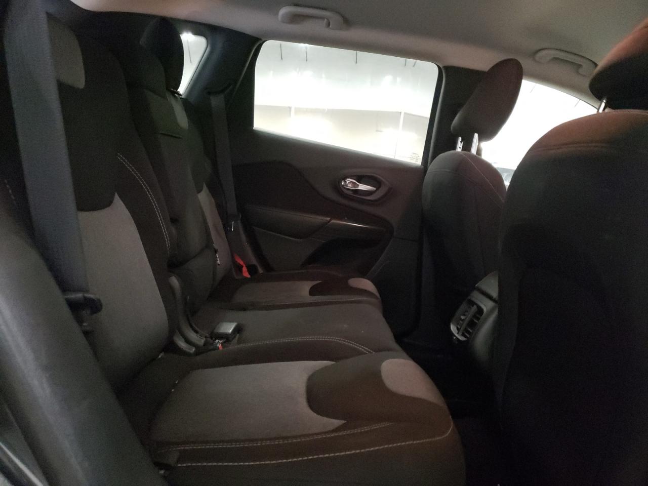 Photo 6 from auction – 2016 JEEP CHEROKEE S with VIN 1C4PJLAB5GW329667