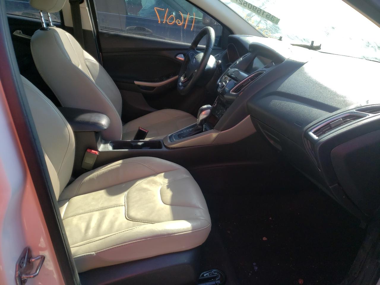 Photo 5 from auction – 2016 FORD FOCUS TITA with VIN 1FADP3N26GL307938