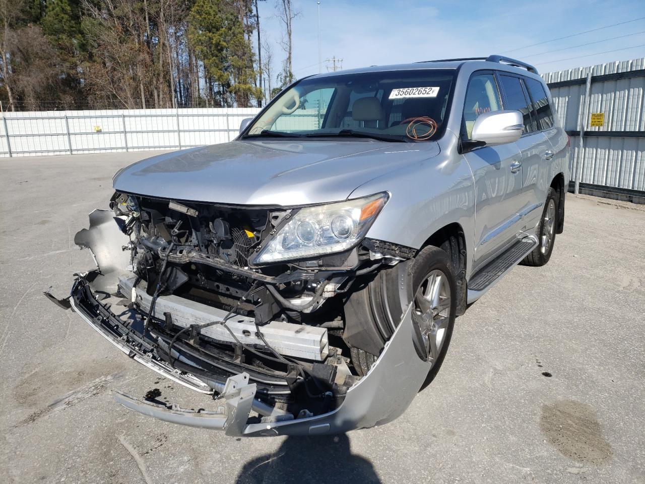 Photo 2 from auction – 2013 LEXUS LX 570 with VIN JTJHY7AX0D4087815