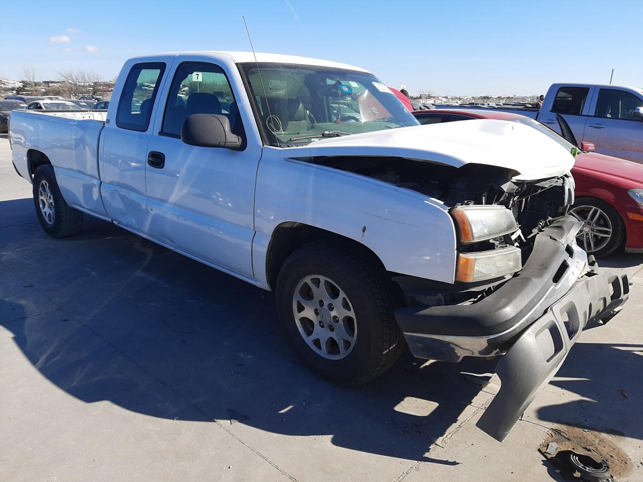 CHEVROLET SILVERADO 2005 with VIN 1GCEC19VX5E273393 - Photo from auction