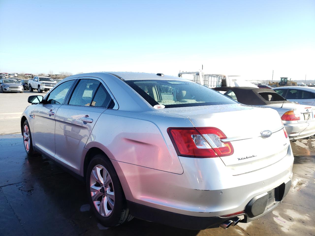 Photo 3 from auction – 2010 FORD TAURUS SEL with VIN 1FAHP2EW8AG162741
