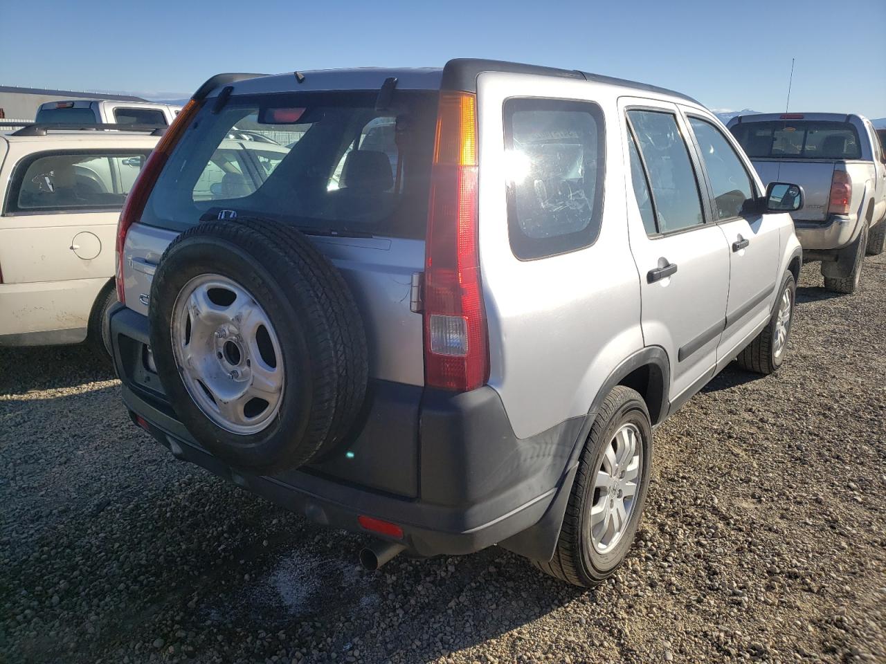 Photo 4 from auction – 2002 HONDA CR-V LX with VIN JHLRD684X2C021335