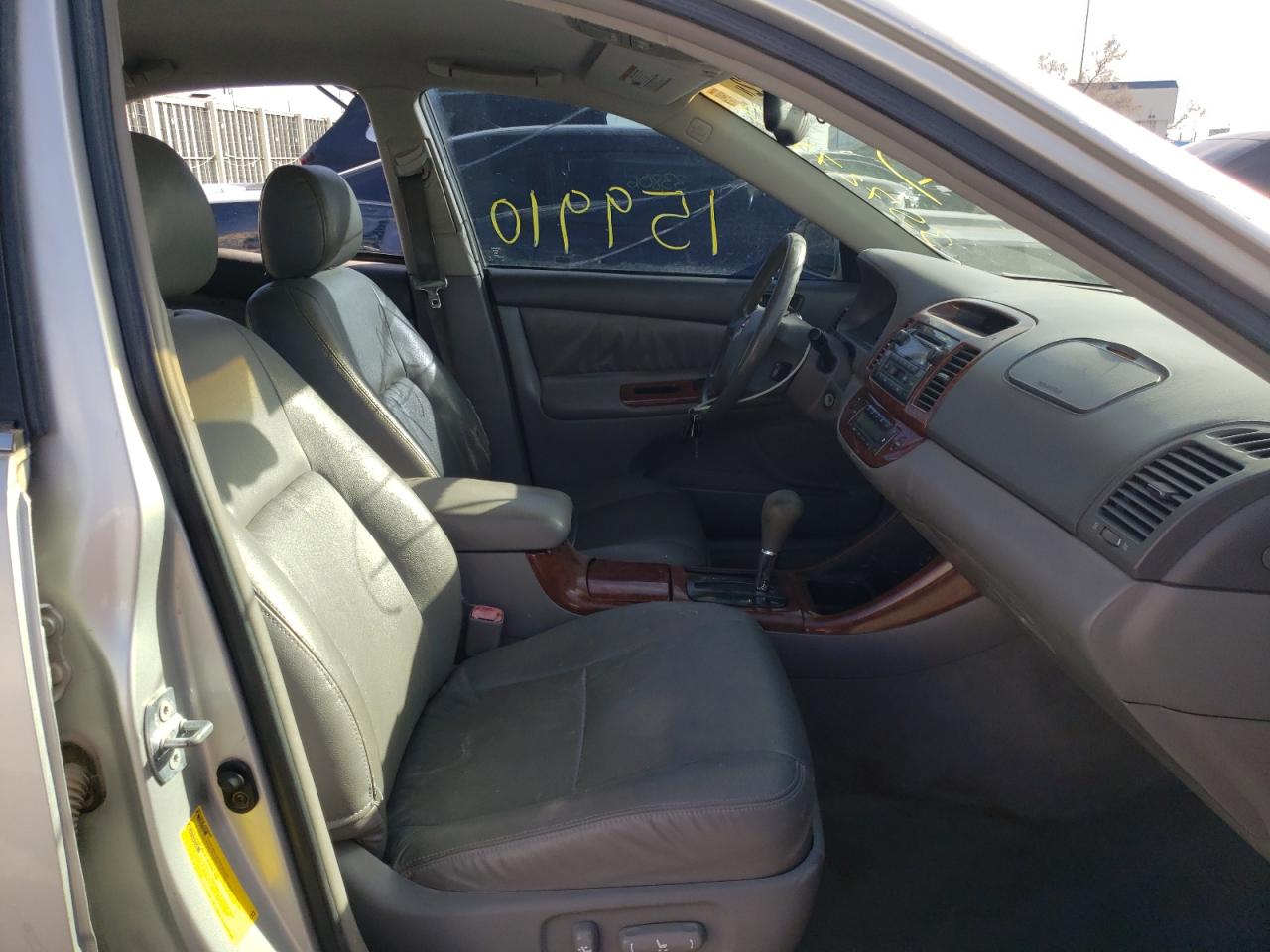 Photo 5 from auction – 2004 TOYOTA CAMRY LE with VIN 4T1BE30K74U808109