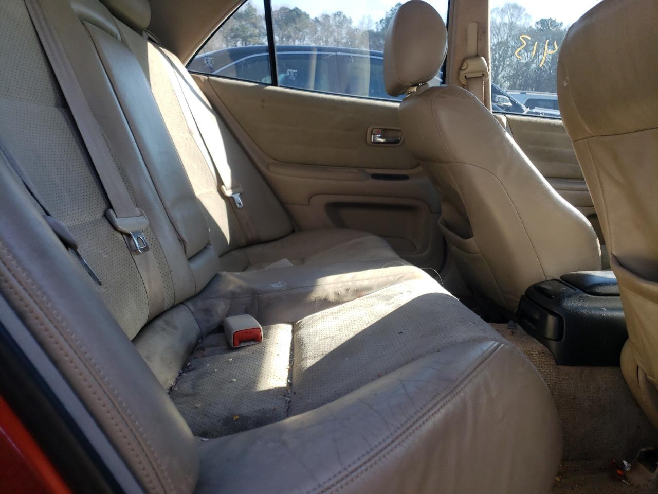 Photo 6 from auction – 2001 LEXUS IS 300 with VIN JTHBD182510015554