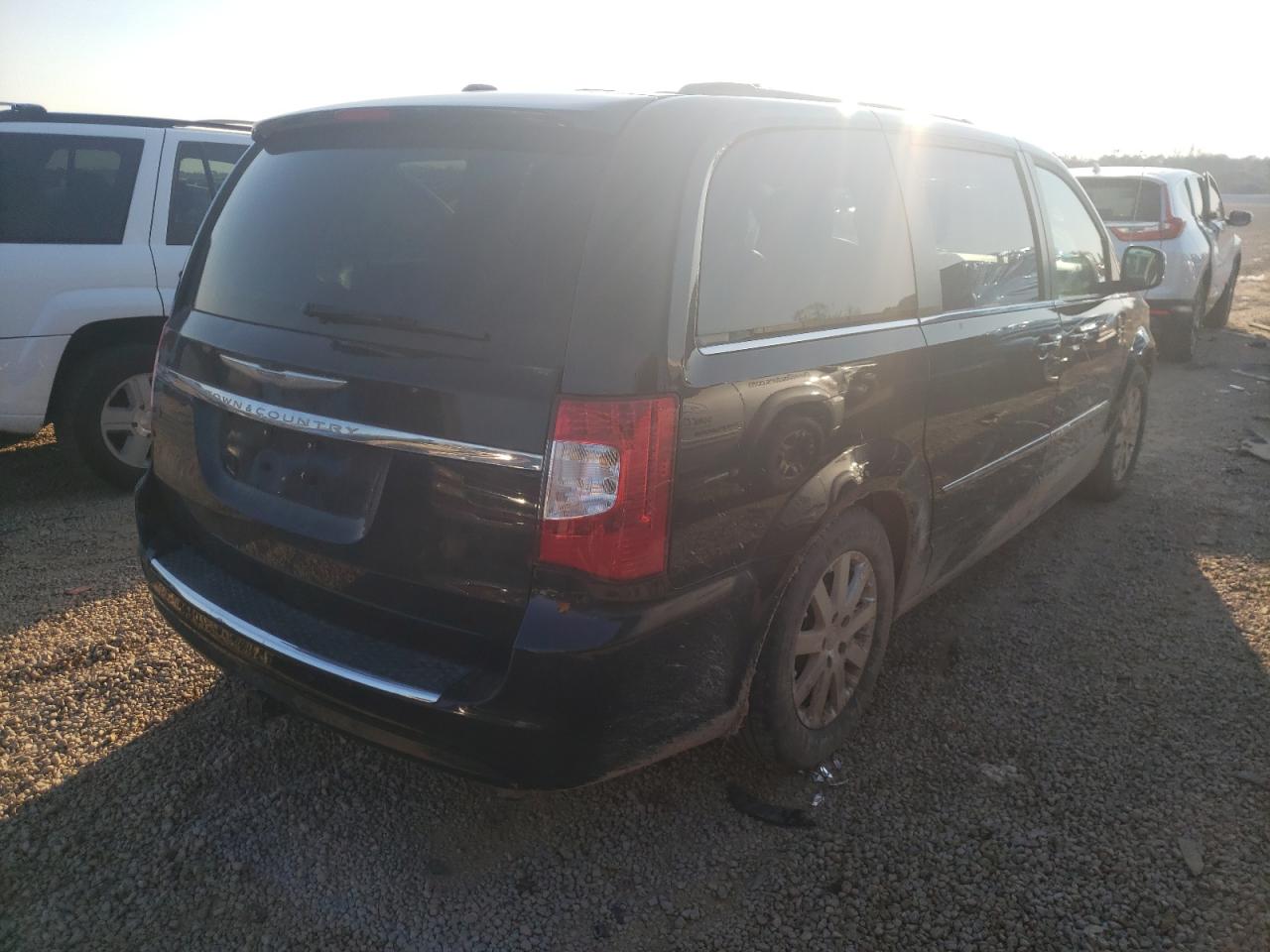 Photo 4 from auction – 2013 CHRYSLER TOWN & COU with VIN 2C4RC1BG7DR598274