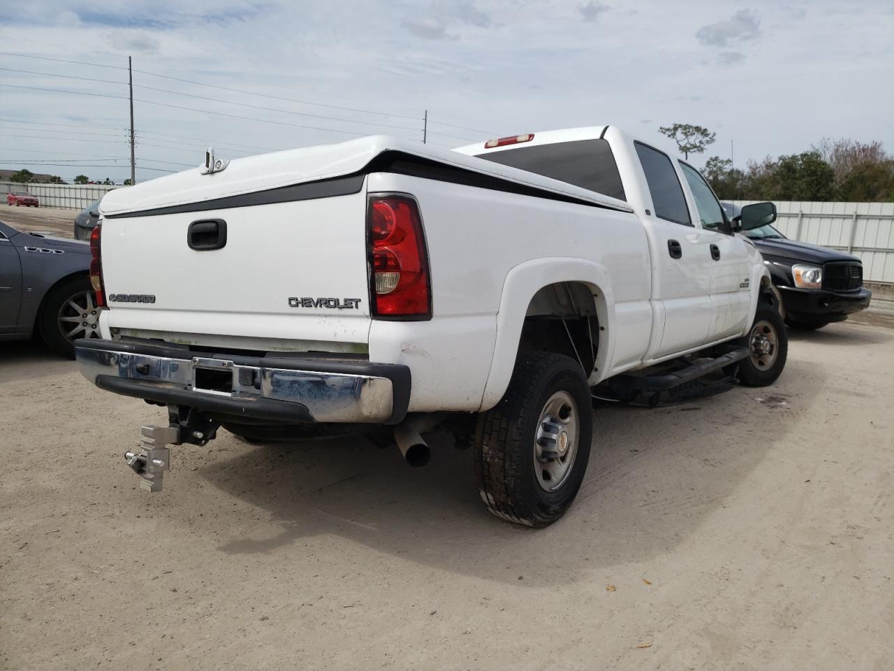 Photo 4 from auction – 2005 CHEVROLET SILVERADO with VIN 1GCHC23255F905020