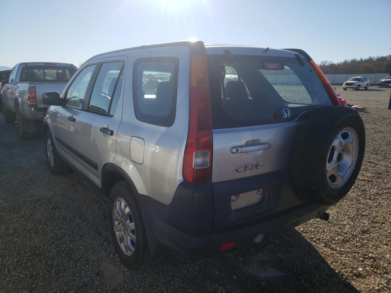 Photo 3 from auction – 2002 HONDA CR-V LX with VIN JHLRD684X2C021335