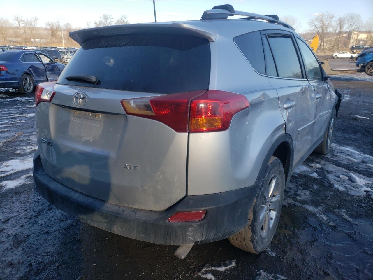 Photo 4 from auction – 2015 TOYOTA RAV4 XLE with VIN 2T3RFREV5FW263460