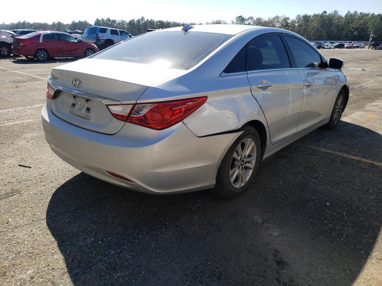 Photo 4 from auction – 2013 HYUNDAI SONATA GLS with VIN 5NPEB4AC1DH786089