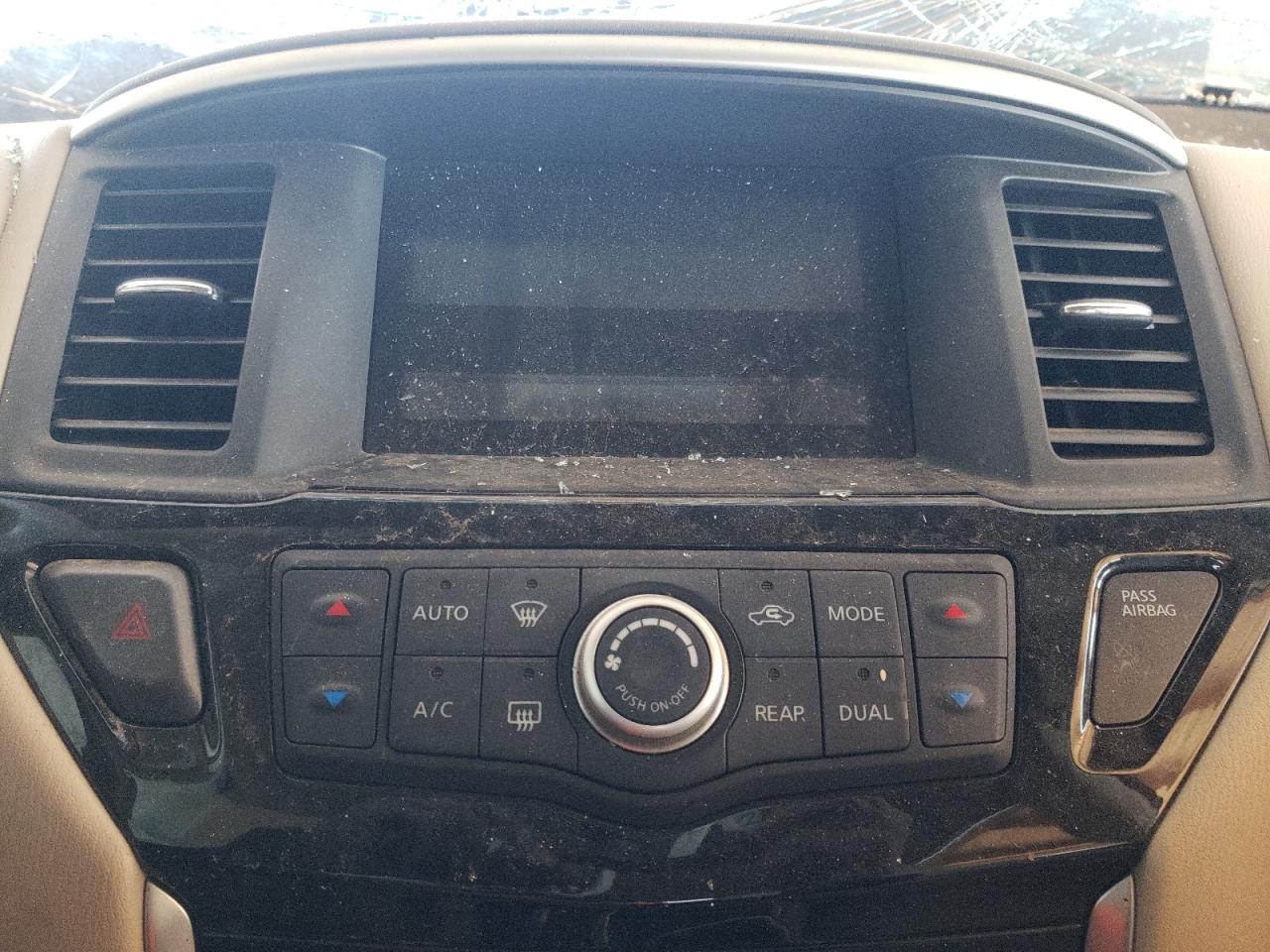Photo 9 from auction – 2015 NISSAN PATHFINDER with VIN 5N1AR2MN8FC659961