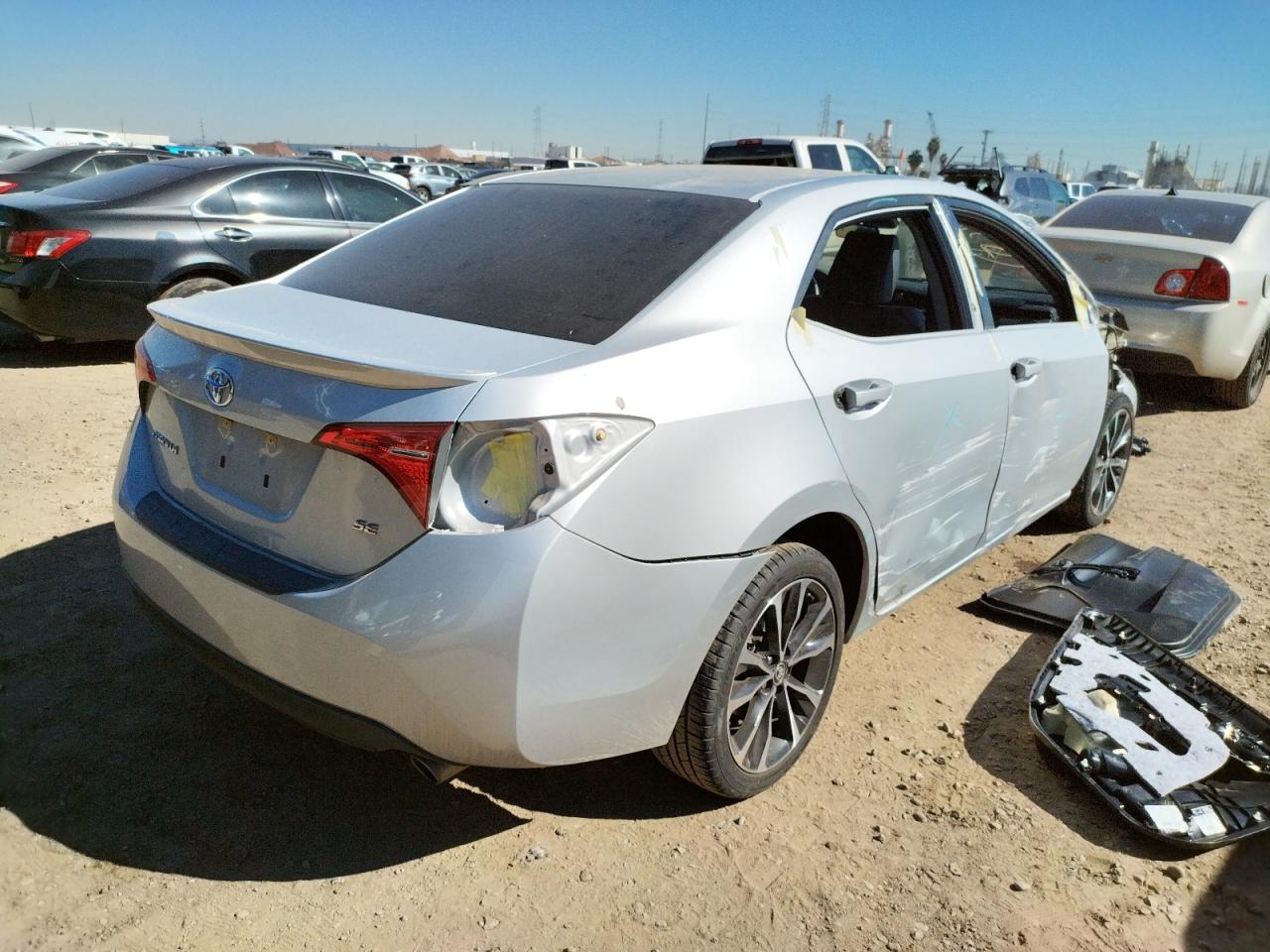 Photo 4 from auction – 2017 TOYOTA COROLLA L with VIN 5YFBURHE9HP682332