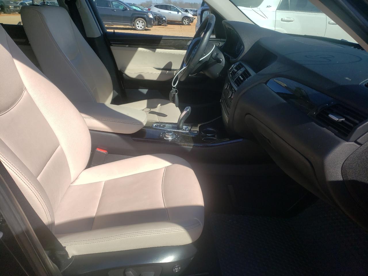 Photo 5 from auction – 2011 BMW X3 XDRIVE3 with VIN 5UXWX7C59BL735288